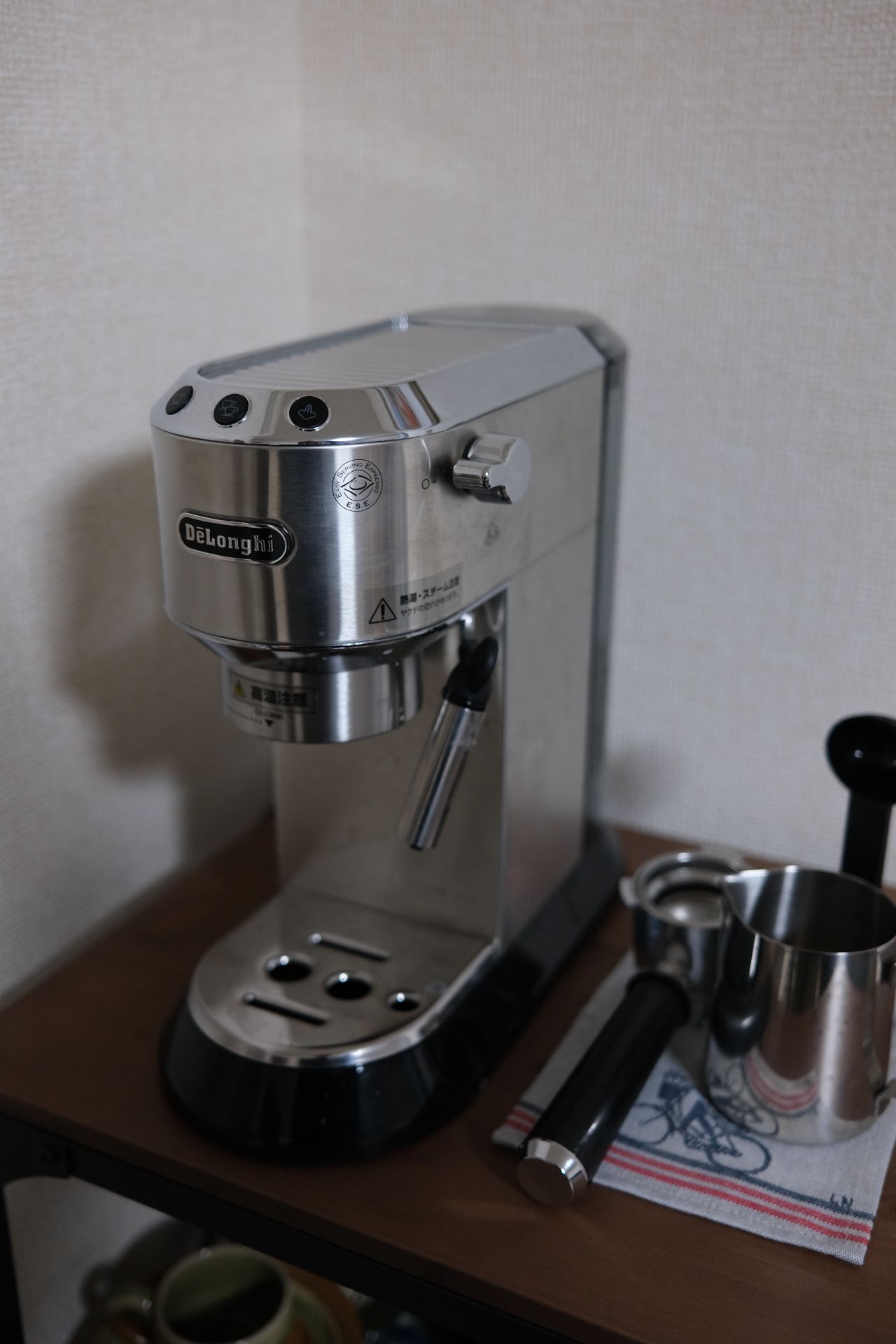 デロンギ デディカ エスプレッソマシン